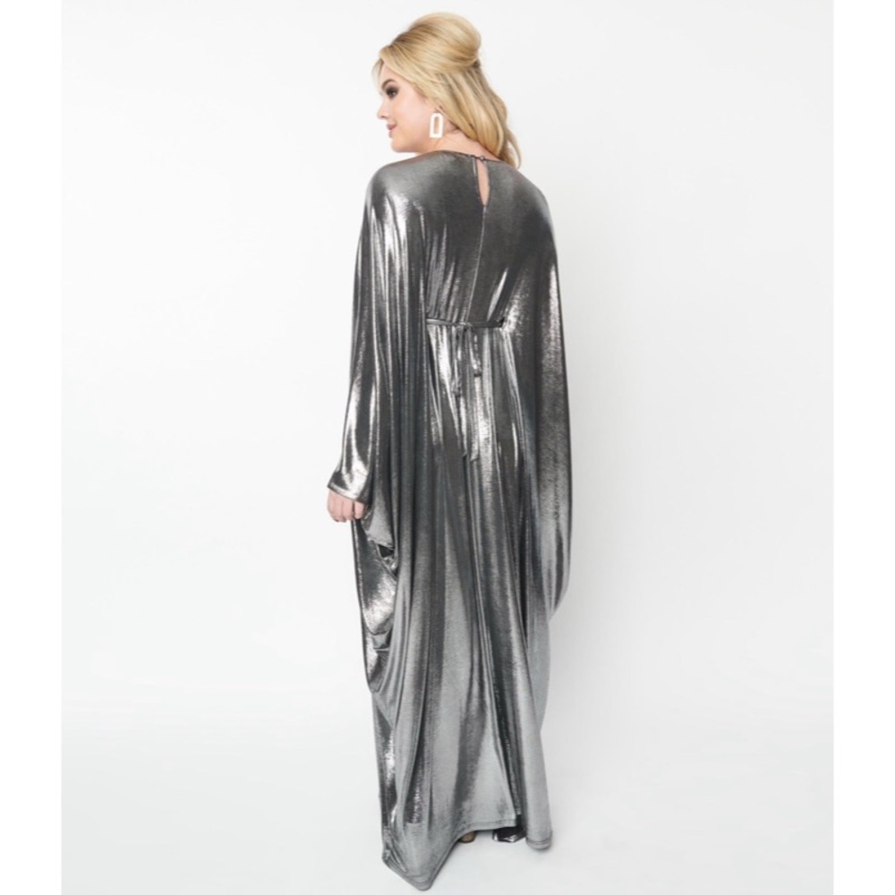 Smak Parlour 1970s Silver Batwing Caftan - Picture 6 of 11